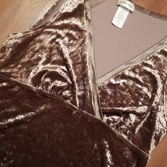 ARIANNE SILKY VELVET TANK - Picture 3 of 7